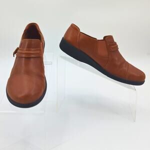Clarks Shoes Womens 8 Brown Leather Slip On Loafers Comfort Cushioned Cheyn Madi